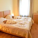 Bojur & Bojurland Complex Hotel