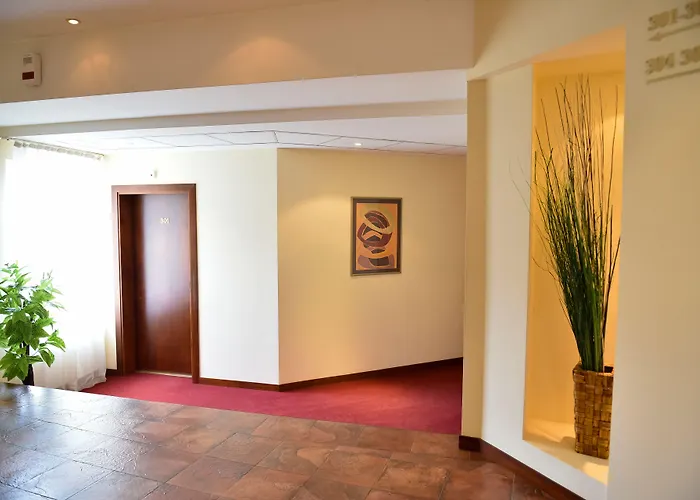 Hotel Bojur & Bojurland Complex 3*